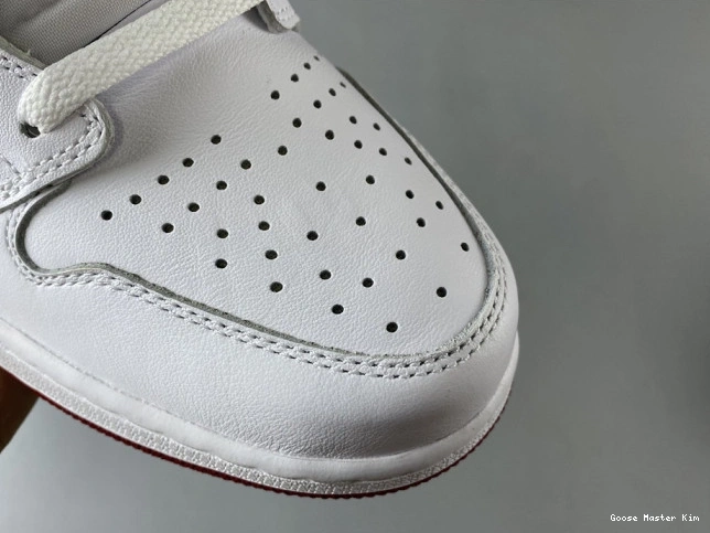 Air Jordan (2017) 555088-103 1 Retro Metallic Red 0820